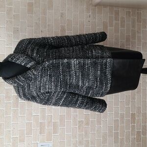 Danier Women's Black Wool Blend and Leather Coat (Sz M)